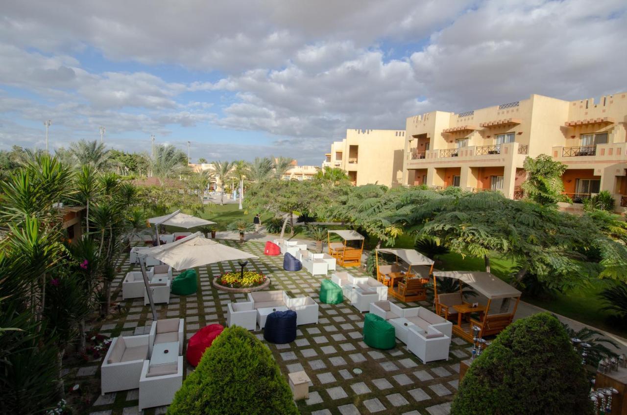 Swiss Inn Pyramids Golf Resort 6th of October City Zewnętrze zdjęcie